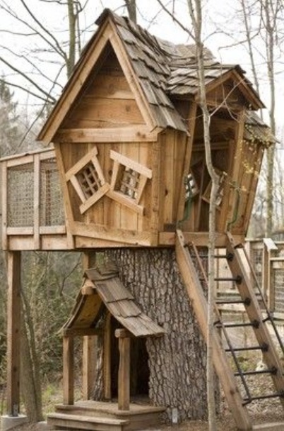 10_Awesome_Kids_Cubby_Houses_tree house
