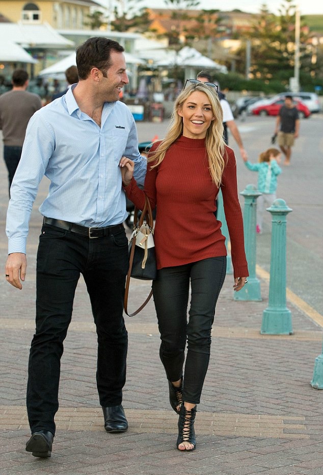 Sam frost dating again