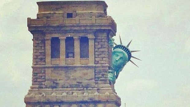 hiding statue of Liberty