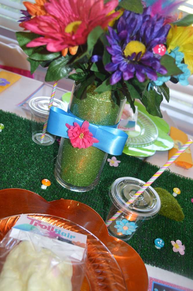 Trolls party table