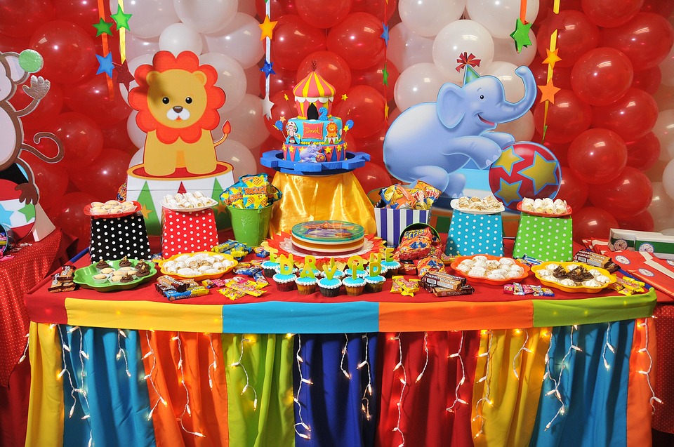 mum charges parents 10 entry fee to attend her twins birthday party